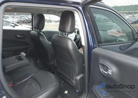 2019 Jeep Compass Latitude 4X4 from USA, damaged, VIN 3C4NJDBB8KT704168